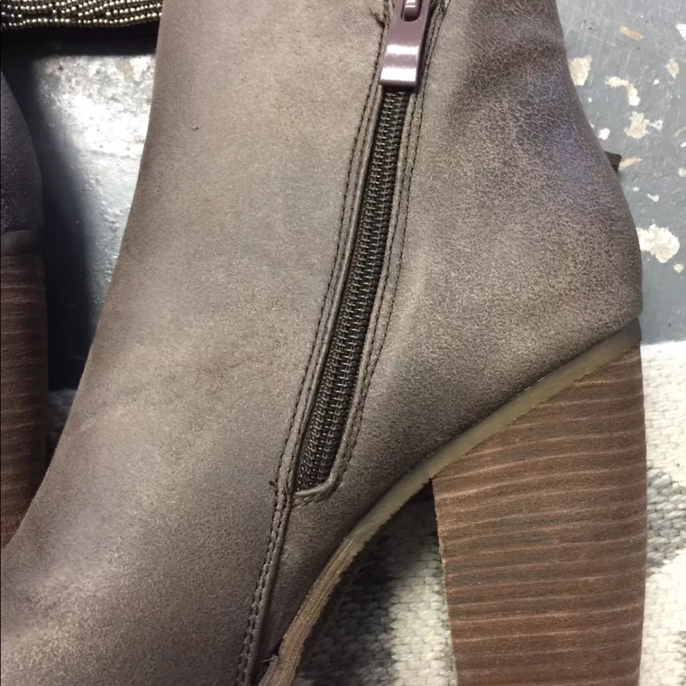 Sbicca percussion style Booties taupe leather LAST FINAL PRICE SALE - Picture 7 of 8